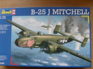 REVELL 1/72 04360 B-25J MITCHELL SOLID NOSE VERSION